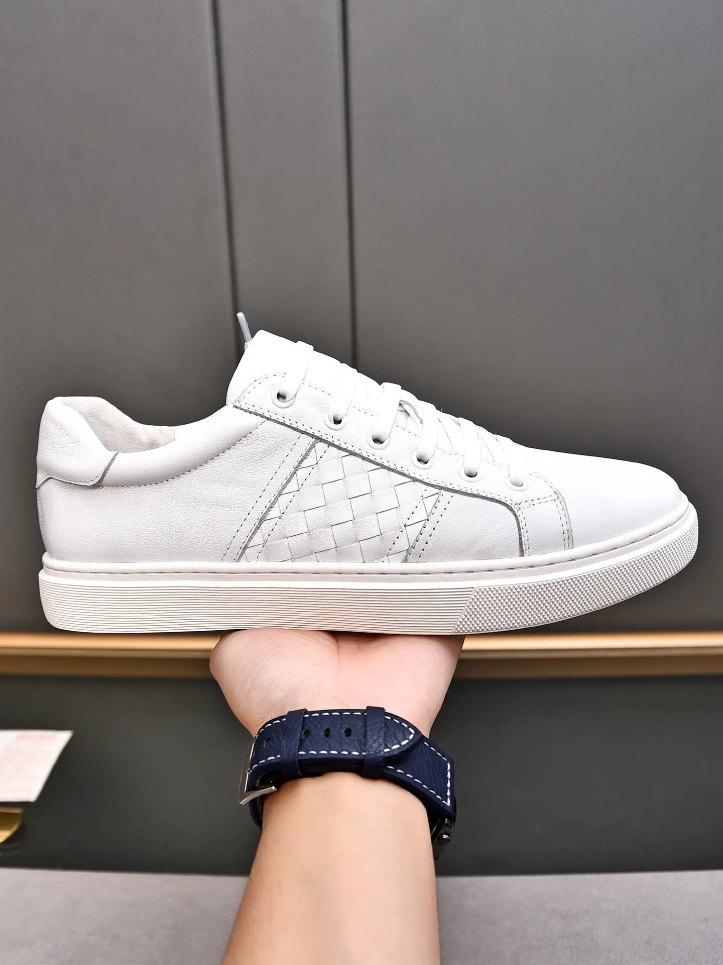 Men's shoes 💰480 [Lace-up series] BOTTEG* VENET* - high-end boutique Size: 38-44 (45 customized) BV new product, first-layer cowhide artificially woven classic style and contemporary fashion temperament harmoniously blend, rubber soles are light and flexible, water-dyed cowhide pads! [Taobao, Tmall, and live streaming are the first choices]
